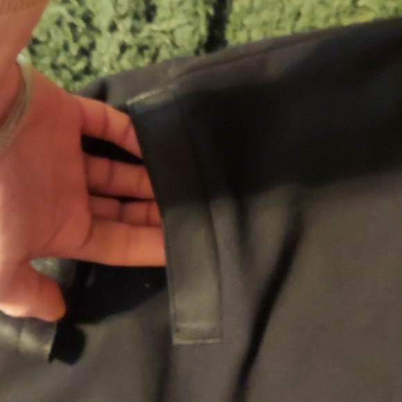 Incredible piece by theory. Leather accents. 3/4 length sleeves. Pockets! - Picture 4 of 4